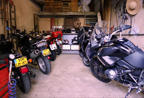 Motorradgarage